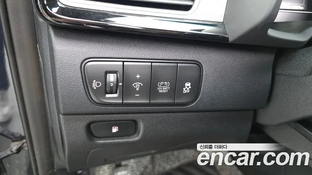 2018 Kia Niro Prestige Sold VIN KNACB81CGJA146566 – trunk area