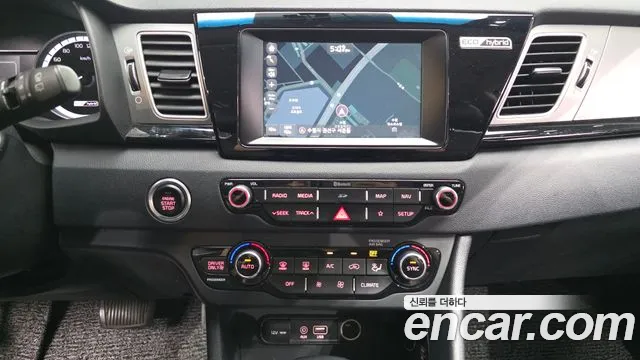 2018 Kia Niro Prestige Sold VIN KNACB81CGJA146566 – photo 14