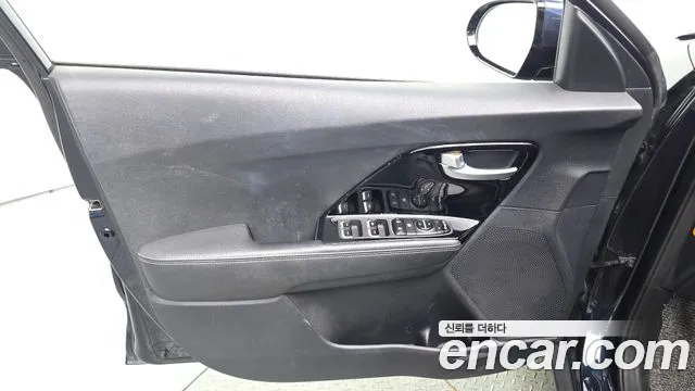 2018 Kia Niro Prestige Sold VIN KNACB81CGJA146566 – photo 20