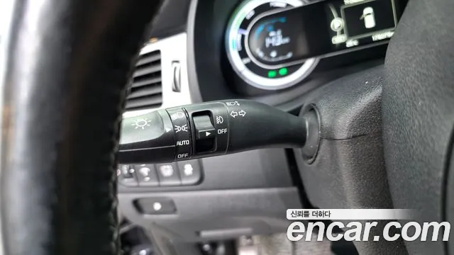 2018 Kia Niro Prestige Sold VIN KNACB81CGJA146566 – photo 24