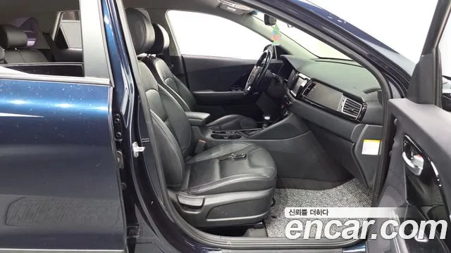 2018 Kia Niro Prestige Sold VIN KNACB81CGJA146566 – photo 25