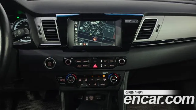 2018 Kia Niro Prestige Sold VIN KNACB81CGJA154396 – photo 33