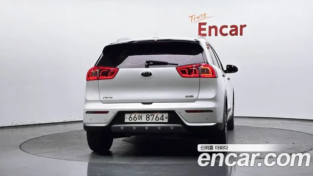 2018 Kia Niro Prestige Sold VIN KNACB81CGJA177598 – front exterior