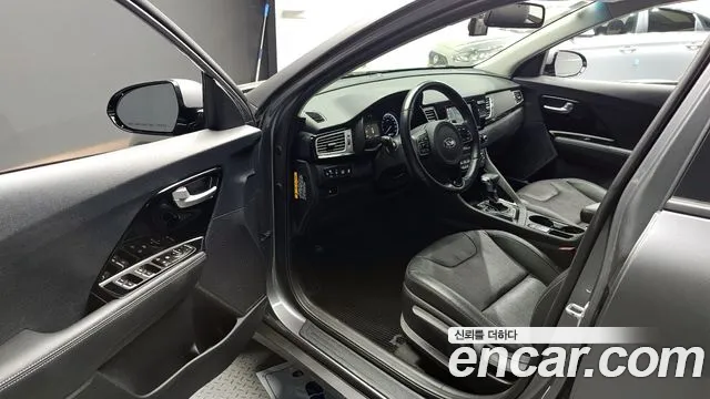 2018 Kia Niro Prestige Sold VIN KNACB81CGJA181020 – engine bay