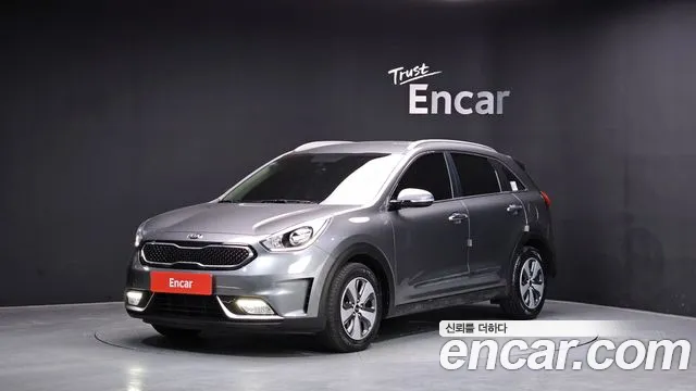 2018 Kia Niro Prestige Sold VIN KNACB81CGJA181020 – trunk area