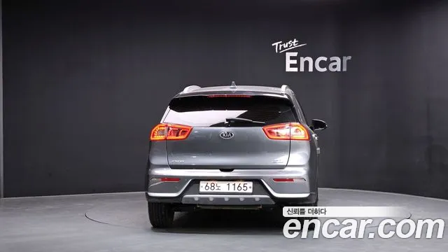 2018 Kia Niro Prestige Sold VIN KNACB81CGJA181020 – odometer reading