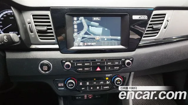 2018 Kia Niro Prestige Sold VIN KNACB81CGJA181020 – photo 18