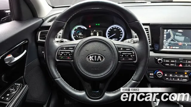 2018 Kia Niro Prestige Sold VIN KNACB81CGJA181020 – photo 20