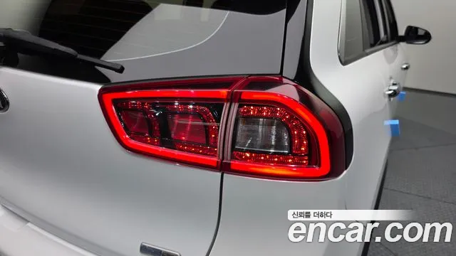 2018 Kia Niro Prestige Sold VIN KNACB81CGJA193182 – interior seats
