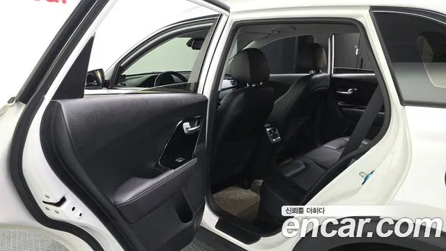 2018 Kia Niro Prestige Sold VIN KNACB81CGJA193182 – trunk area