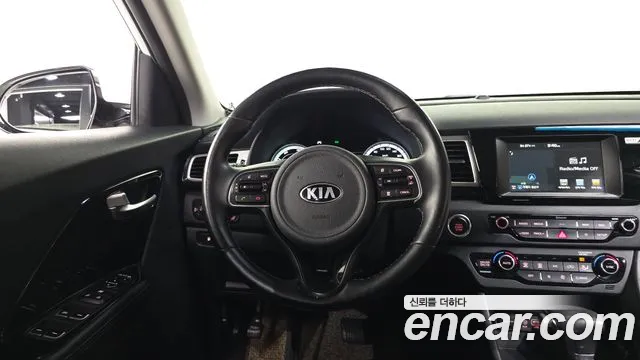 2018 Kia Niro Prestige Sold VIN KNACB81CGJA193182 – photo 21