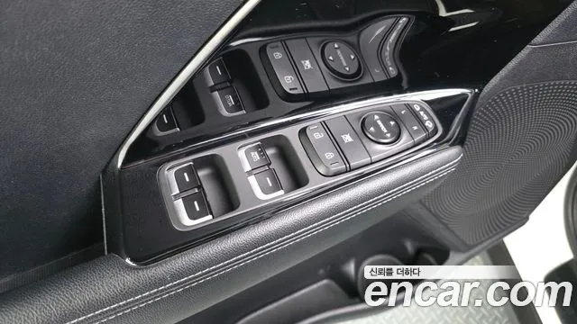 2018 Kia Niro Prestige Sold VIN KNACB81CGJA193182 – photo 33