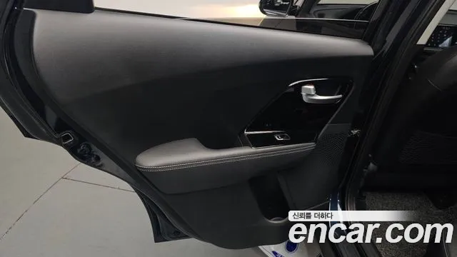 2018 Kia Niro Prestige Sold VIN KNACB81CGJA212880 – photo 18