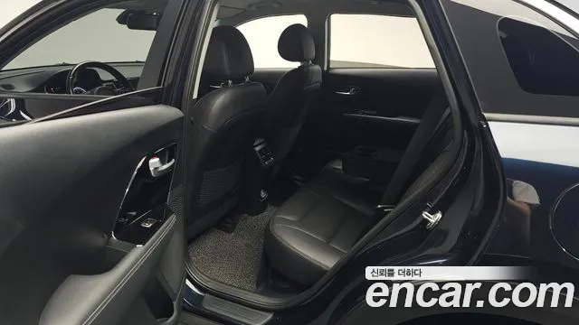 2018 Kia Niro Prestige Sold VIN KNACB81CGJA212880 – photo 24