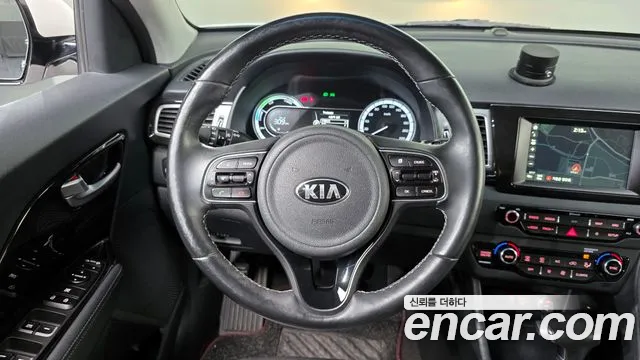 2018 Kia Niro Prestige Sold VIN KNACB81CGJA238712 – front exterior