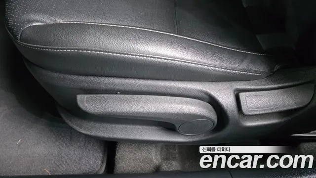 2019 Kia Niro Prestige Sold VIN KNACB81CGKA274536 – trunk area