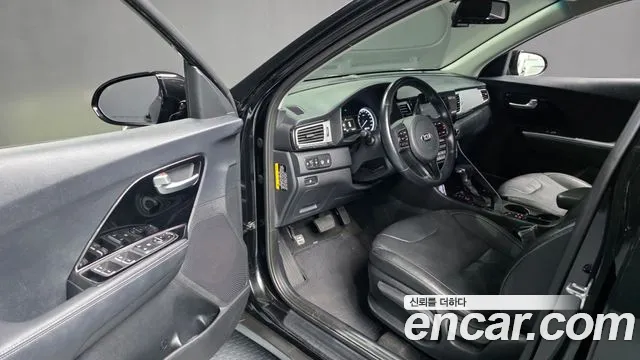 2019 Kia Niro Prestige Sold VIN KNACB81CGKA274536 – photo 21