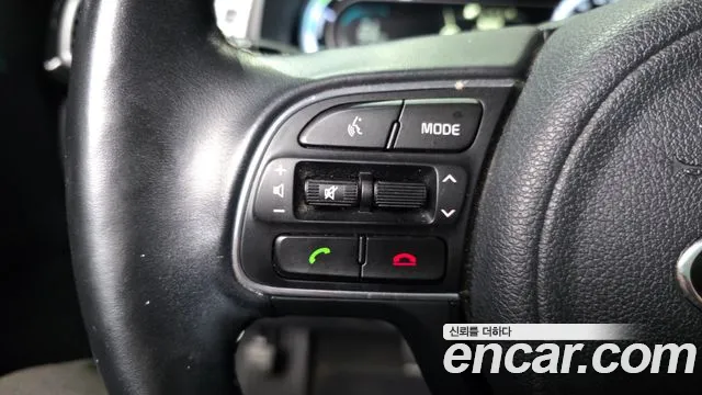 2019 Kia Niro Prestige Sold VIN KNACB81CGKA274536 – photo 33