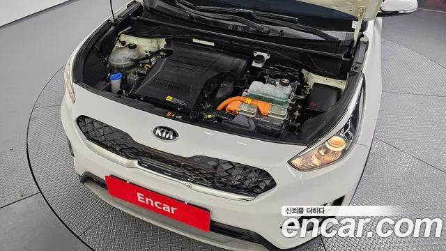2020 Kia The New Niro 1.6 HEV Sold VIN KNACB81CGLA312432 – trunk area 2020 Kia The New Niro 1.6 HEV Sold VIN KNACB81CGLA312432 – trunk area