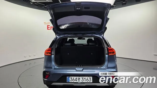 2020 Kia The New Niro 1.6 Hev Sold VIN KNACB81CGLA352374 – front exterior