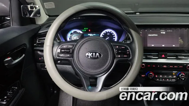 2020 Kia The New Niro 1.6 Hev Sold VIN KNACB81CGLA390858 – front exterior