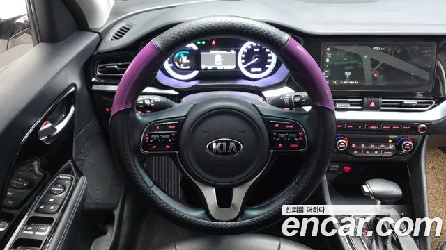 2020 Kia The New Niro 1.6 HEV Sold VIN KNACB81CGLA402764 – front exterior 2020 Kia The New Niro 1.6 HEV Sold VIN KNACB81CGLA402764 – front exterior