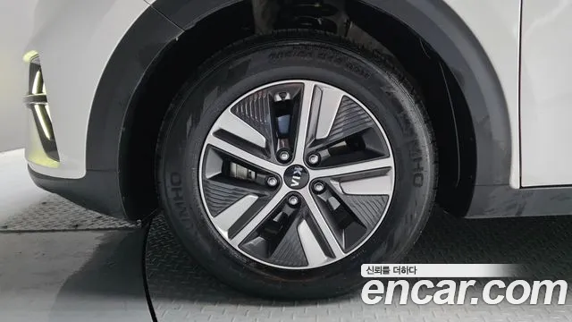 2020 Kia The New Niro 1.6 HEV Sold VIN KNACB81CGLA402764 – interior seats 2020 Kia The New Niro 1.6 HEV Sold VIN KNACB81CGLA402764 – interior seats