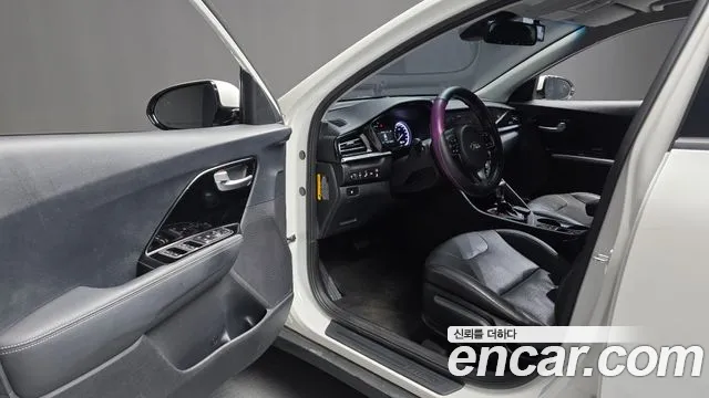 2020 Kia The New Niro 1.6 HEV Sold VIN KNACB81CGLA402764 – photo 13 2020 Kia The New Niro 1.6 HEV Sold VIN KNACB81CGLA402764 – photo 13