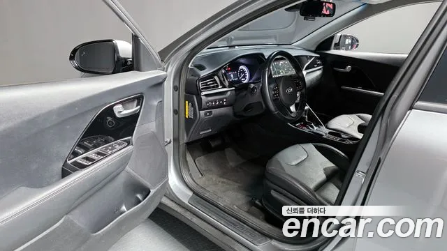 2020 Kia The New Niro 1.6 Hev Sold VIN KNACB81CGLA424104 – front exterior