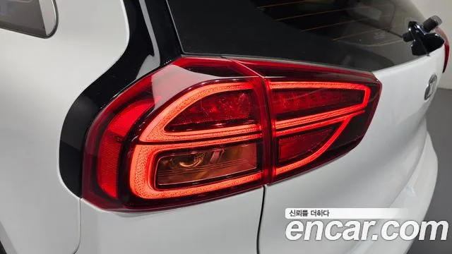 2021 Kia The New Niro 1.6 HEV Sold VIN KNACB81CGMA457593 – photo 16