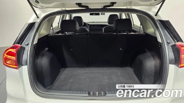2021 Kia The New Niro 1.6 HEV Sold VIN KNACB81CGMA457593 – photo 17