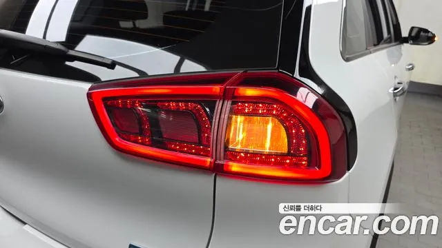 2020 Kia Niro EV Prestige Sold VIN KNACB81GFLA065460 – photo 11 2020 Kia Niro EV Prestige Sold VIN KNACB81GFLA065460 – photo 11