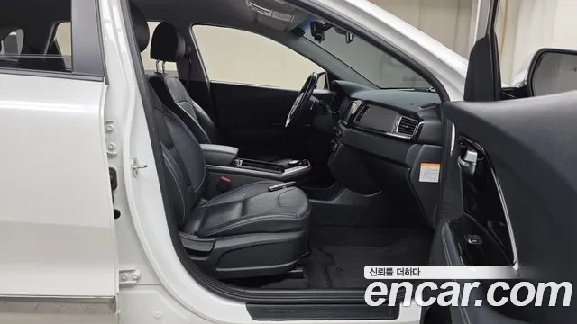 2020 Kia Niro EV Prestige Sold VIN KNACB81GFLA065460 – photo 12 2020 Kia Niro EV Prestige Sold VIN KNACB81GFLA065460 – photo 12