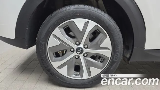 2020 Kia Niro EV Prestige Sold VIN KNACB81GFLA065460 – photo 16 2020 Kia Niro EV Prestige Sold VIN KNACB81GFLA065460 – photo 16