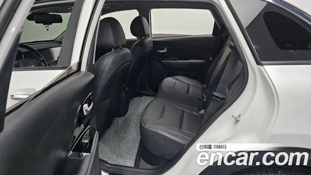 2022 Kia Niro EV Prestige Sold VIN KNACB81GFNA124554 – rear exterior 2022 Kia Niro EV Prestige Sold VIN KNACB81GFNA124554 – rear exterior