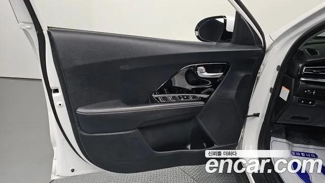2022 Kia Niro EV Prestige Sold VIN KNACB81GFNA124554 – exterior detail 2022 Kia Niro EV Prestige Sold VIN KNACB81GFNA124554 – exterior detail