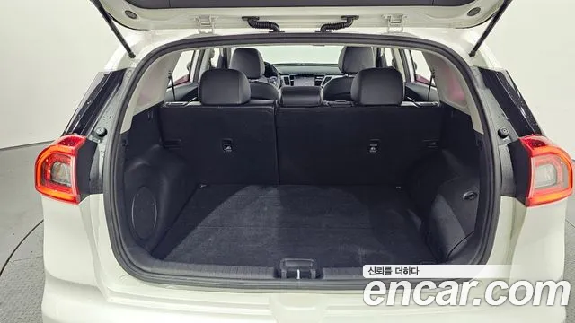 2017 Kia Niro Noblesse Sold VIN KNACC81CGHA018579 – side profile