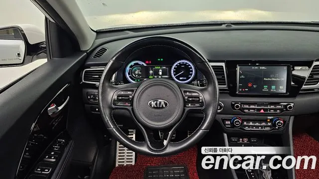 2017 Kia Niro Noblesse Sold VIN KNACC81CGHA018579 – trunk area
