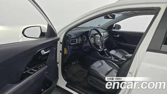 2018 Kia Niro Noblesse Sold VIN KNACC81CGJA138660 – rear exterior