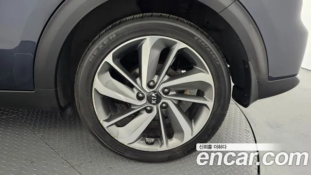 2018 Kia Niro Noblesse Sold VIN KNACC81CGJA197330 – photo 11