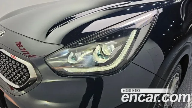 2018 Kia Niro Noblesse VIN KNACC81CGJA252639