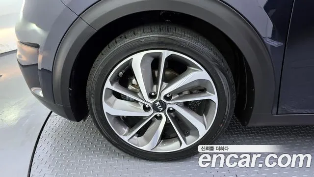 2018 Kia Niro Noblesse Sold VIN KNACC81CGJA252639 – photo 16