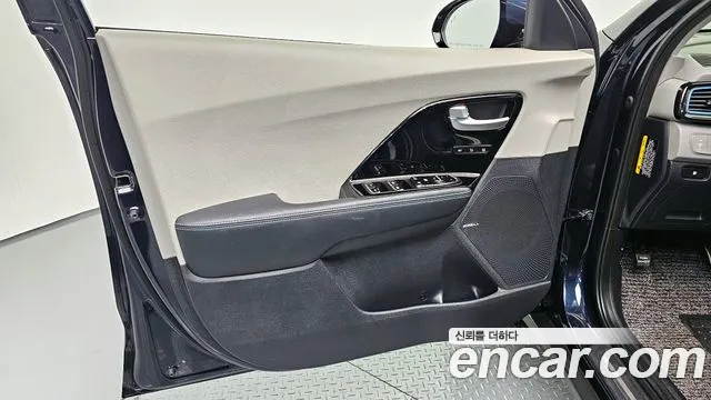 2018 Kia Niro Noblesse Sold VIN KNACC81CGJA252639 – photo 28