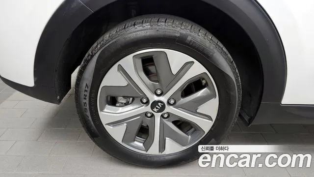 2019 Kia Niro EV Noblesse Sold VIN KNACC81GFKA001859 – exterior detail