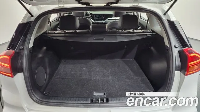 2020 Kia The New Niro 1.6 HEV Sold VIN KNACE81CGLA422549 – interior seats