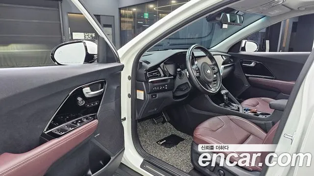 2021 Kia The New Niro 1.6 HEV Sold VIN KNACE81CGMA473588 – side profile