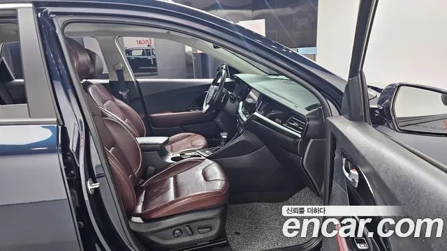 2022 Kia The New Niro 1.6 HEV Sold VIN KNACE81CGNA504014 – photo 11