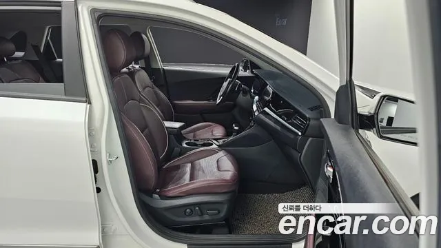 2022 Kia The New Niro 1.6 HEV Sold VIN KNACE81CGNA513722 – dashboard