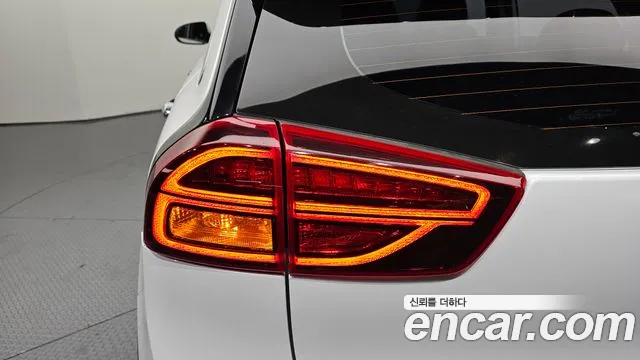 2022 Kia The New Niro 1.6 HEV Sold VIN KNACE81CGNA513722 – photo 22