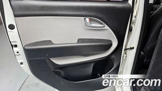 2021 Kia The New Ray Van Sold VIN KNACF911BMT273079 – interior seats